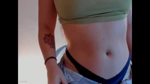 Snapshot of litlle_danni chatting on 11-24-25, 11:48 Danni online show from 11-24-25, 11:48