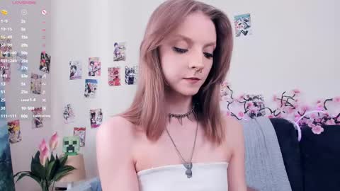 Bella online show from 04-22-26, 07:33