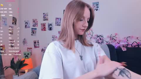 Bella online show from 04-28-26, 07:24