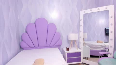 Snapshot of little__doll18 chatting on 12-21-25, 10:44 little__doll18 online show from 12-21-25, 10:44