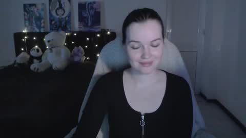 little__flowers online show from 10-25-25, 08:55