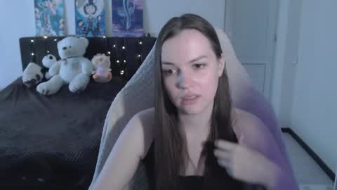 Snapshot of little__flowers chatting on 05-25-26, 09:15 little__flowers online show from 05-25-26, 09:15