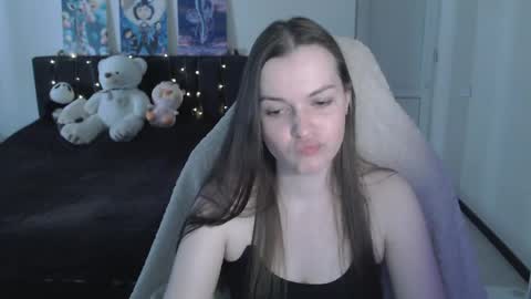 Snapshot of little__flowers chatting on 06-04-26, 10:21 little__flowers online show from 06-04-26, 10:21