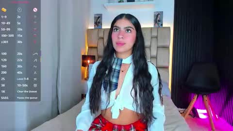 Snapshot of little__sophie18 chatting on 01-31-26, 07:23 Sophie ---- connected from 1400 to 2100 Colombia time online show from 01-31-26, 07:23