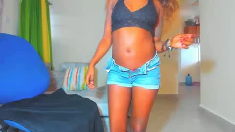 Snapshot of little_africa chatting on 01-03-25, 12:19 little_africa online show from 01-03-25, 12:19