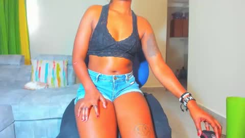 Snapshot of little_africa chatting on 01-12-25, 08:04 little_africa online show from 01-12-25, 08:04