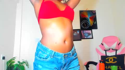 Snapshot of little_africa chatting on 02-04-25, 11:16 little_africa online show from 02-04-25, 11:16