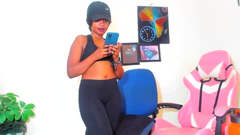 Snapshot of little_africa chatting on 02-10-25, 01:11 little_africa online show from 02-10-25, 01:11