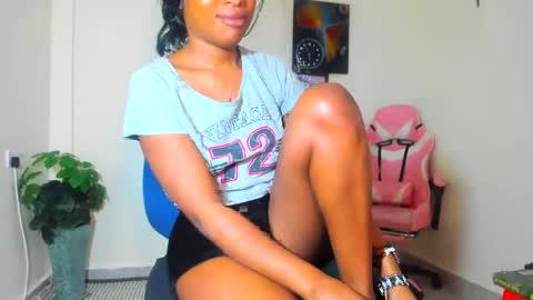 Snapshot of little_africa chatting on 03-08-25, 09:17 little_africa online show from 03-08-25, 09:17