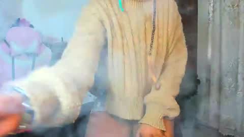 Snapshot of little_africa chatting on 10-25-25, 08:33 little_africa online show from 10-25-25, 08:33