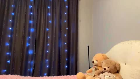 Snapshot of little_anioneta chatting on 12-20-25, 08:10 Catherine online show from 12-20-25, 08:10