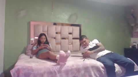 Snapshot of little_aphrodite2 chatting on 11-29-25, 01:30 Aliciaparaisss online show from 11-29-25, 01:30