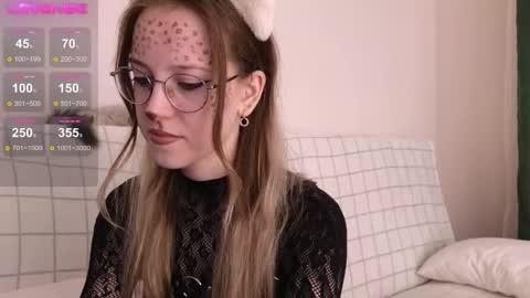 Snapshot of little_bliss chatting on 11-13-25, 09:03 little_bliss online show from 11-13-25, 09:03