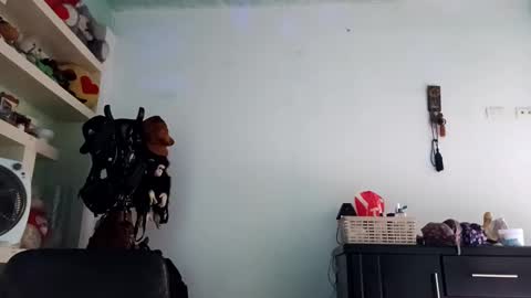 Snapshot of little_doll25 chatting on 02-14-25, 04:31 Succubus Blue online show from 02-14-25, 04:31