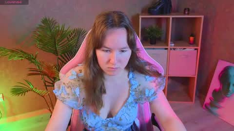 Snapshot of little_doll_meow chatting on 04-29-26, 01:32 Alexandra online show from 04-29-26, 01:32