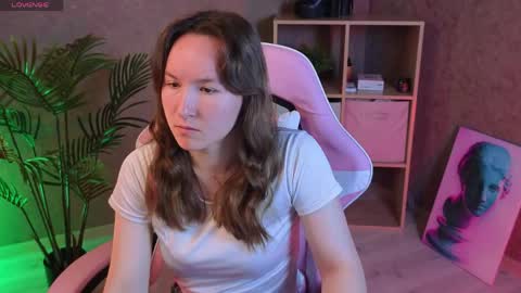 Snapshot of little_doll_meow chatting on 05-11-26, 01:22 Alexandra online show from 05-11-26, 01:22