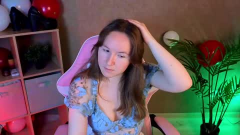 Snapshot of little_doll_meow chatting on 05-20-26, 01:56 Alexandra online show from 05-20-26, 01:56