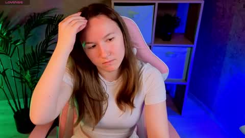 Snapshot of little_doll_meow chatting on 05-29-26, 01:36 Alexandra online show from 05-29-26, 01:36