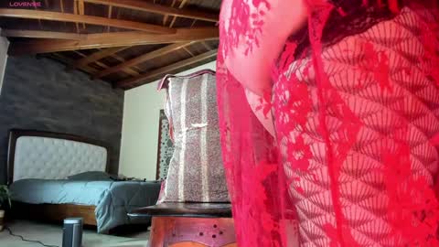 Izzi online show from 01-31-25, 06:14