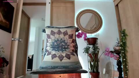 Snapshot of little_izzi chatting on 10-20-25, 08:31 Izzi online show from 10-20-25, 08:31