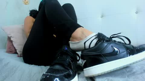   online show from 04-29-26, 01:04