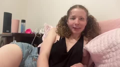 Kitty Chloe and Tamer online show from 06-12-26, 04:50