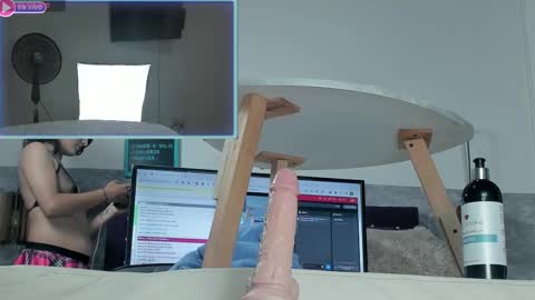 Lili online show from 01-12-25, 04:00