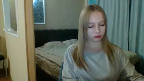 Snapshot of little_mariaa chatting on 11-16-25, 03:39 Maria online show from 11-16-25, 03:39