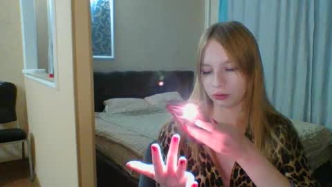 Snapshot of little_mariaa chatting on 12-14-25, 06:23 Maria online show from 12-14-25, 06:23