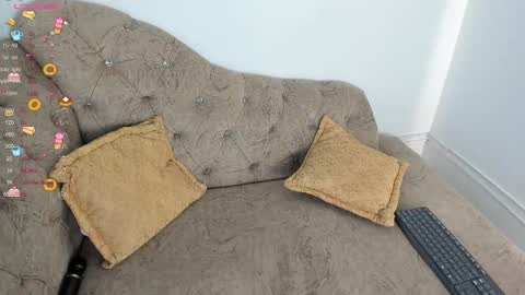 little_melanie online show from 02-26-25, 08:11