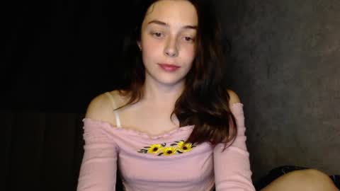 Snapshot of little_mia__ chatting on 05-29-26, 09:35 Mia Im online every day 1530 PM in New York 2030 PM in London online show from 05-29-26, 09:35