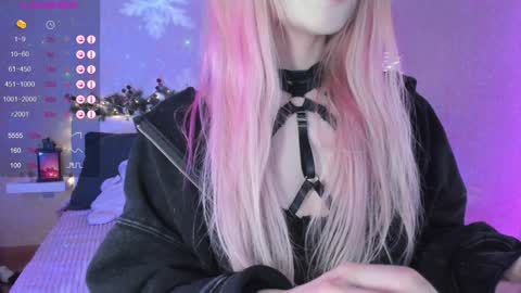 Snapshot of little_misaki chatting on 12-25-24, 02:14 Maria online show from 12-25-24, 02:14