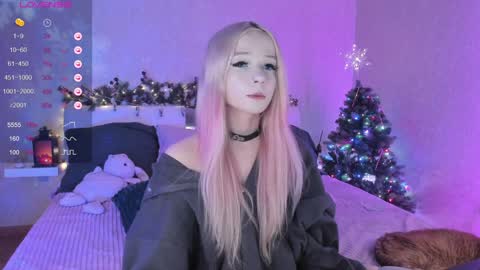 Snapshot of little_misaki chatting on 12-25-24, 10:37 Maria online show from 12-25-24, 10:37