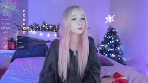 Snapshot of little_misaki chatting on 12-29-24, 10:47 Maria online show from 12-29-24, 10:47