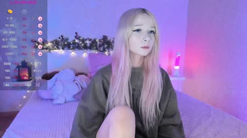 Snapshot of little_misaki chatting on 01-06-25, 08:39 Maria online show from 01-06-25, 08:39