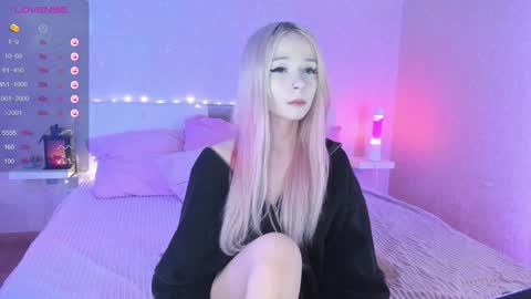Snapshot of little_misaki chatting on 01-13-25, 11:27 Maria online show from 01-13-25, 11:27