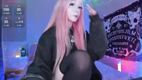 Snapshot of little_misaki chatting on 10-24-25, 10:06 Maria online show from 10-24-25, 10:06