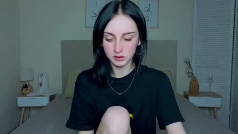 little_mollee online show from 11-11-25, 09:48