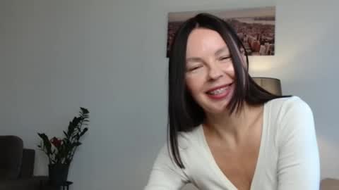 Snapshot of little_nicole_ chatting on 09-24-25, 01:36 Nicole online show from 09-24-25, 01:36