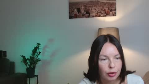 Snapshot of little_nicole_ chatting on 10-09-25, 11:52 Nicole online show from 10-09-25, 11:52