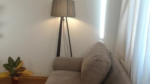 Snapshot of little_nicole_ chatting on 10-14-25, 01:34 Nicole online show from 10-14-25, 01:34