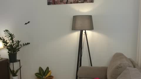 Snapshot of little_nicole_ chatting on 10-17-25, 01:46 Nicole online show from 10-17-25, 01:46