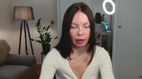 Snapshot of little_nicole_ chatting on 11-11-25, 12:05 Nicole online show from 11-11-25, 12:05