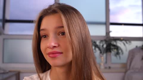 Snapshot of little_poetry chatting on 09-08-25, 03:55 Kiki online show from 09-08-25, 03:55