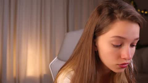 Snapshot of little_poetry chatting on 10-18-25, 03:46 Kiki online show from 10-18-25, 03:46