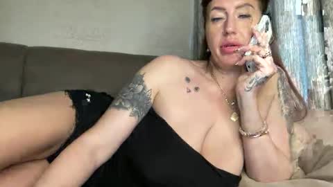 my Instagram  online show from 01-12-26, 08:08