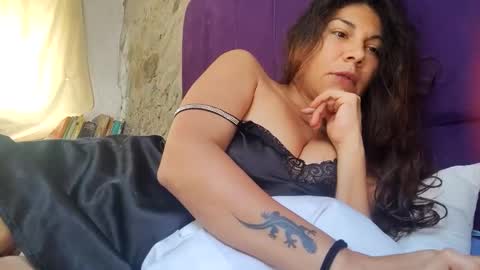 Maya online show from 10-22-25, 02:39