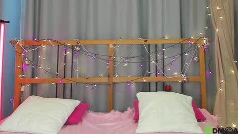 Snapshot of little_radiant_sun chatting on 01-16-25, 10:42 Kriss online show from 01-16-25, 10:42