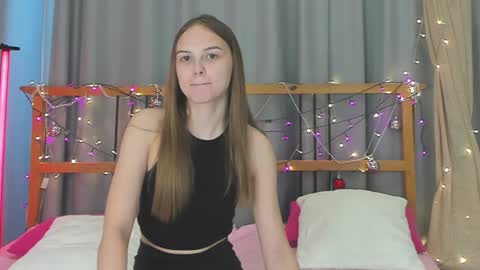 Snapshot of little_radiant_sun chatting on 02-05-25, 09:15 Kriss online show from 02-05-25, 09:15