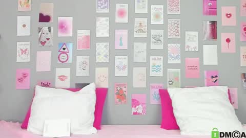 Snapshot of little_radiant_sun chatting on 02-25-25, 09:42 Kriss online show from 02-25-25, 09:42